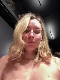 The_Snowwhitee stripchat stream image, 24.04.2025 19:10