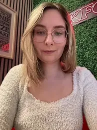 The_Snowwhitee stripchat stream image, 27.04.2025 09:10