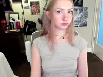 eve003300 chaturbate stream image, 01.05.2025 22:20