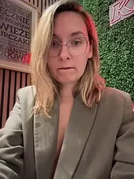 The_Snowwhitee stripchat stream image, 06.05.2025 19:10