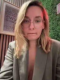 The_Snowwhitee stripchat stream image, 06.05.2025 19:10